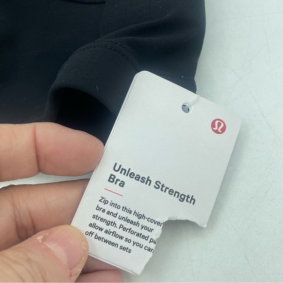 NWT Lululemon size 6 Unleash Strength Bra Medium Support Black Zip Up Perforated - Picture 15 of 16